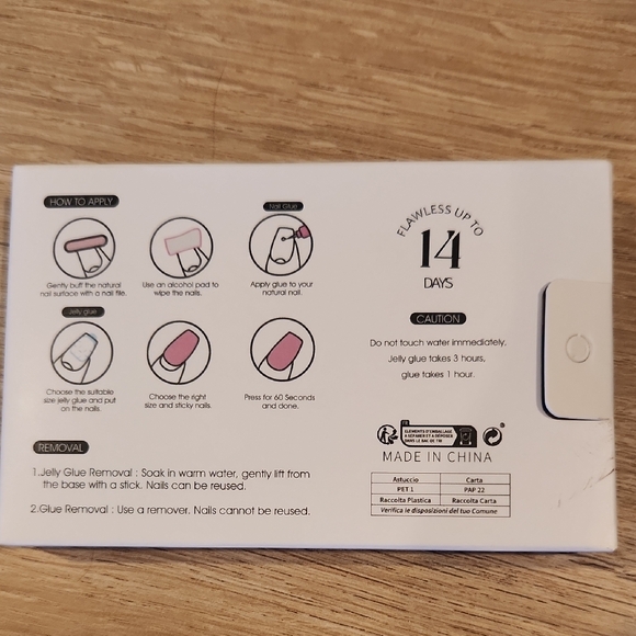 Stylish SHEIN Press-On Nails - Picture 4 of 5